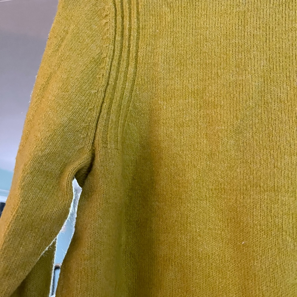 Target sweater - Picture 2 of 4